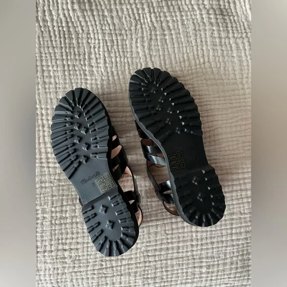 Madewell True Black Leather Fisherman Sandals - Picture 5 of 6